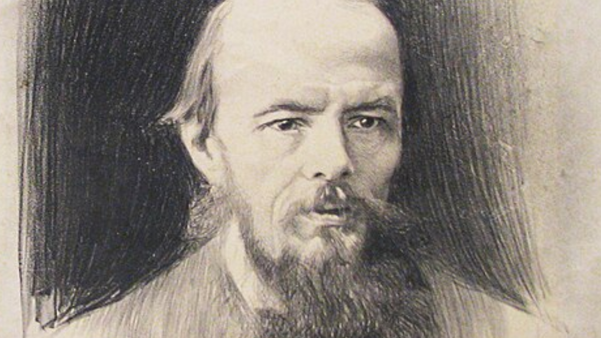 Dostoiévski publicou Crime e Castigo em 1866 e transformou culpa, isolamento e redenção nos principais conflitos do romance (Foto: Vladimir Rossinsky / Wikimedia Commons)