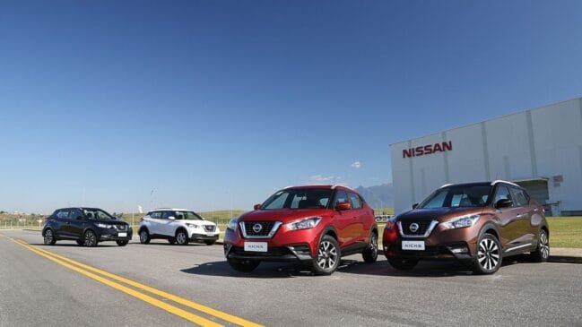 Linha completa da primeira geração do Nissan Kicks
