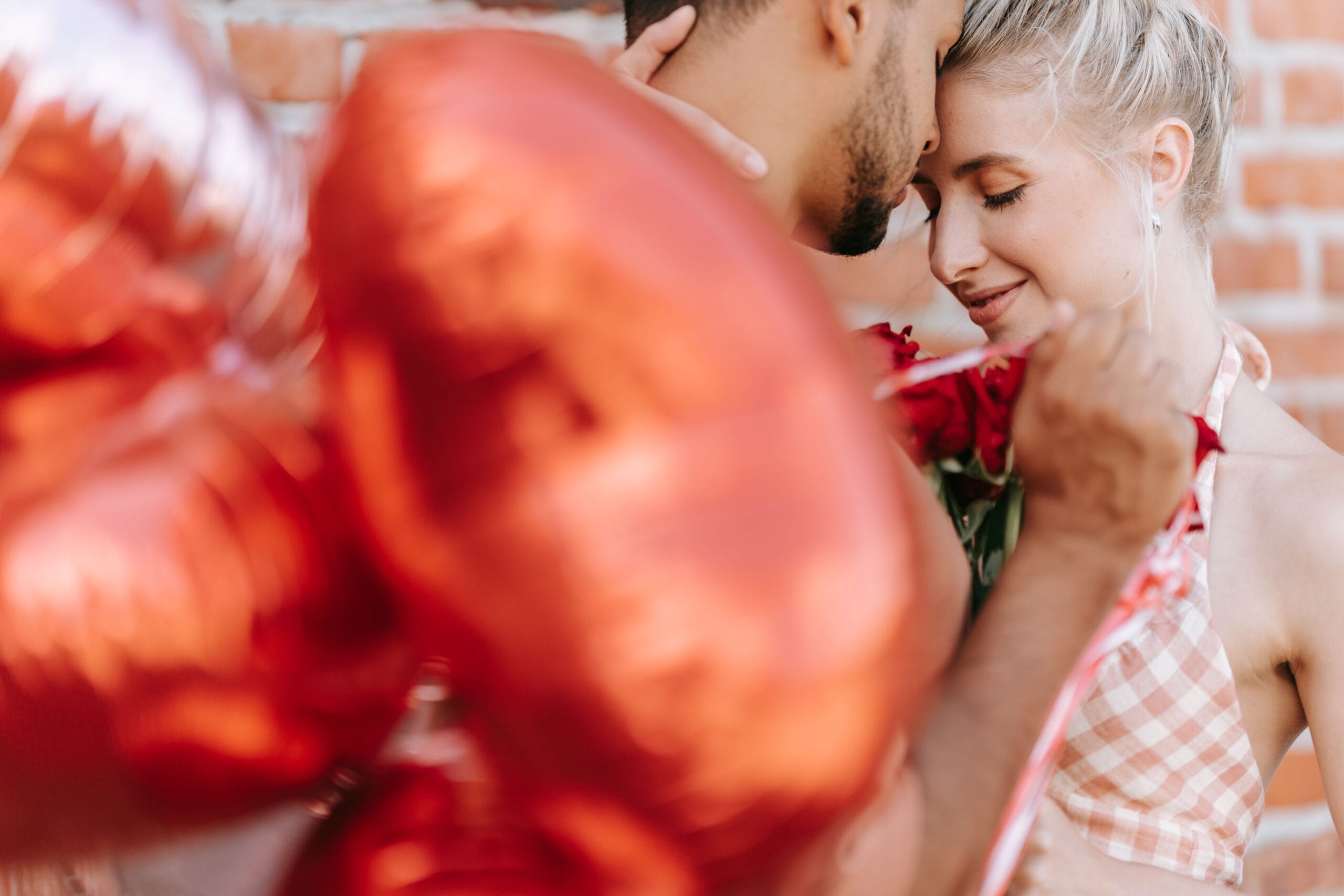 casal apaixonado, amor, romance, paixão, namoro /Anna Pou/Pexels