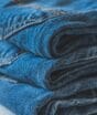 Os anos 1980 estão de volta: confira combinações que somam calças jeans com saltos da moda
