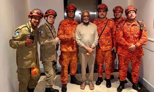 Gilberto Gil e agentes do Corpo de Bombeiros Militar do Rio de Janeiro /Reprodução/Instagram