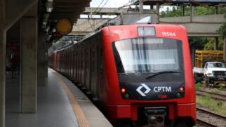 As diferenças entre trem e metrô envolvem características como velocidade, tamanho das composições e distância entre as paradas