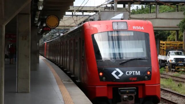 As diferenças entre trem e metrô envolvem características como velocidade, tamanho das composições e distância entre as paradas