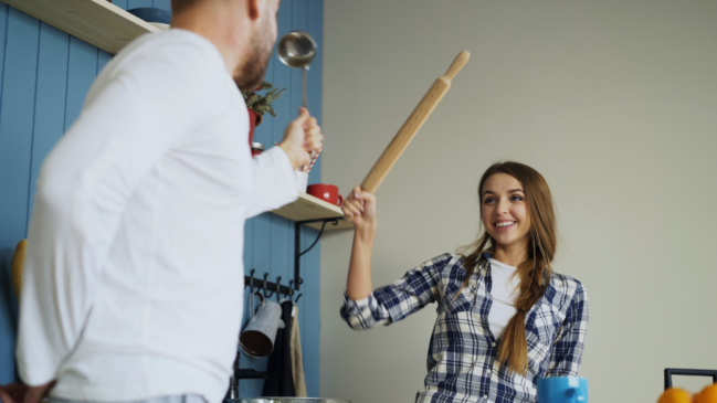 A fama nasceu do folclore popular e brinca com a ideia de conquistar alguém pelo estômago, mas a receita é bem mais simples do que o nome sugere (Foto: Pexels)