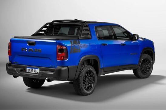A série especial da Rampage pode ser equipada tanto com o motor 2.0 Hurricane 4 Turbo Flex quanto com o propulsor 2.2 turbodiesel, sempre com câmbio automático de 9 velocidades / Divulgação