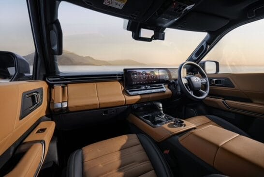 O novo Pajero é equipado com motor 2.4 turbodiesel de 49 kgfm de torque associado à nova transmissão automática de 8 marchas. A Mitsubishi não informou sobre a potência / Divulgação