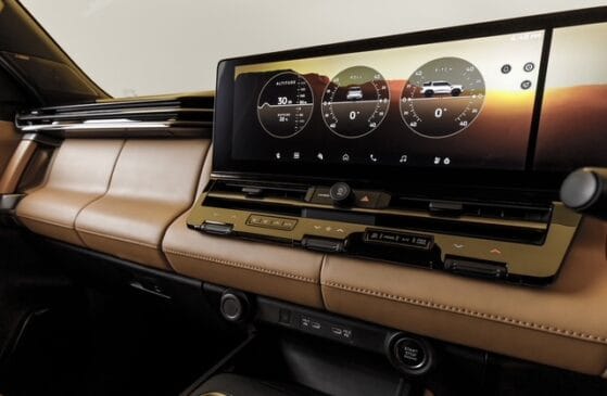 O novo Pajero é equipado com motor 2.4 turbodiesel de 49 kgfm de torque associado à nova transmissão automática de 8 marchas. A Mitsubishi não informou sobre a potência / Divulgação