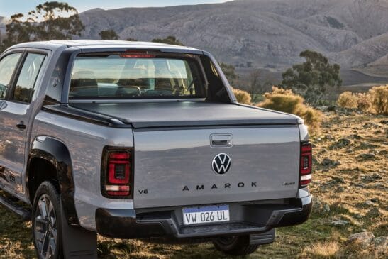 O Renegade Sahara combina o motor T270 turbo de até 176 cavalos de potência, 27,5 kgfm de torque e câmbio automático de 6 marchas a um motor-gerador de 48V, que entrega 15,5 cavalos e 6,5 kgfm extras em determinadas situações de trânsito / Gabriel Dias/Flashmotors