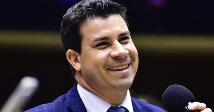 Deputados Carlos Veras gastou R$ 439.309,09 em 2026 / Divulgação/Câmara dos Deputados