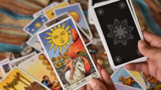 Carta de Tarot (Foto_ DΛVΞ GΛRCIΛ_Pexels)