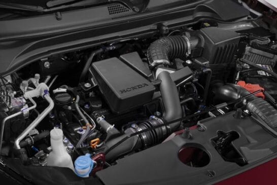 O HR-V Touring é equipado com motor 1.5 VTEC turbo flex de até 177 cavalos de potência e 24,5 kgfm de torque, associado ao câmbio tipo CVT com 7 marchas simuladas, com “paddles shifters” no volante para trocas sequenciais / Divulgação
