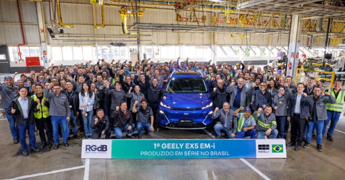 Geely EX5 EMi super híbrido produzido no Brasi / Divulgação