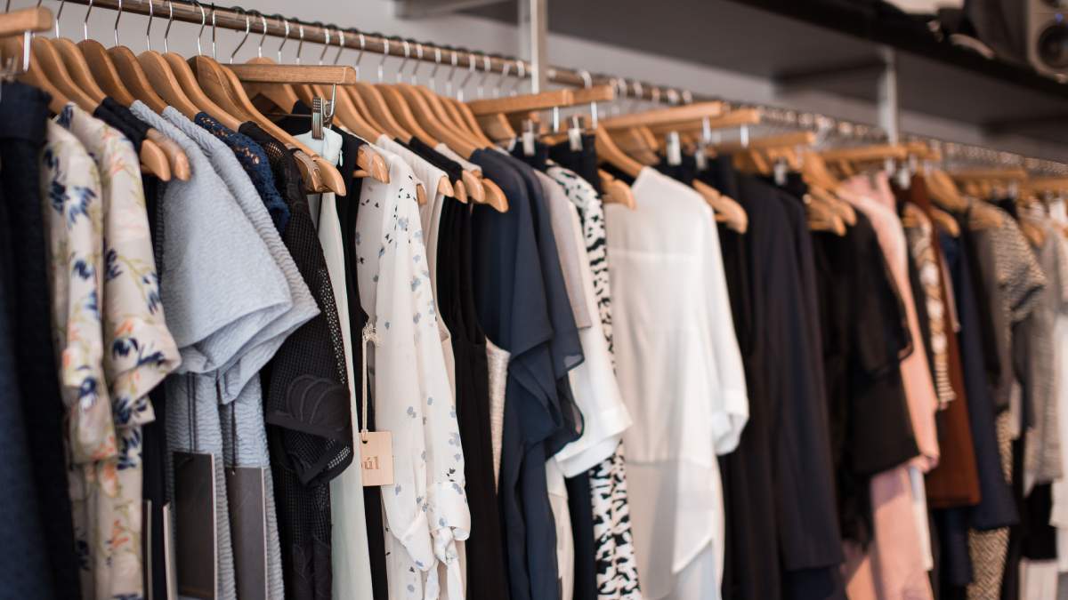 Guarda-roupa truque do carvão vegetal (Foto_ Rachel Claire_Pexels)