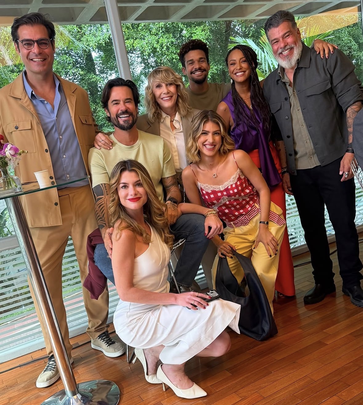 "Pra mim é muito honroso estar com Thiago Lacerda, Renata Sorrah, Alinne Moraes, que é uma parceira da minha primeira novela, a Sheron Menezes". Foto: Reprodução