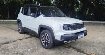 O Renegade Sahara combina o motor T270 turbo de até 176 cavalos de potência, 27,5 kgfm de torque e câmbio automático de 6 marchas a um motor-gerador de 48V, que entrega 15,5 cavalos e 6,5 kgfm extras em determinadas situações de trânsito / Gabriel Dias/Flashmotors