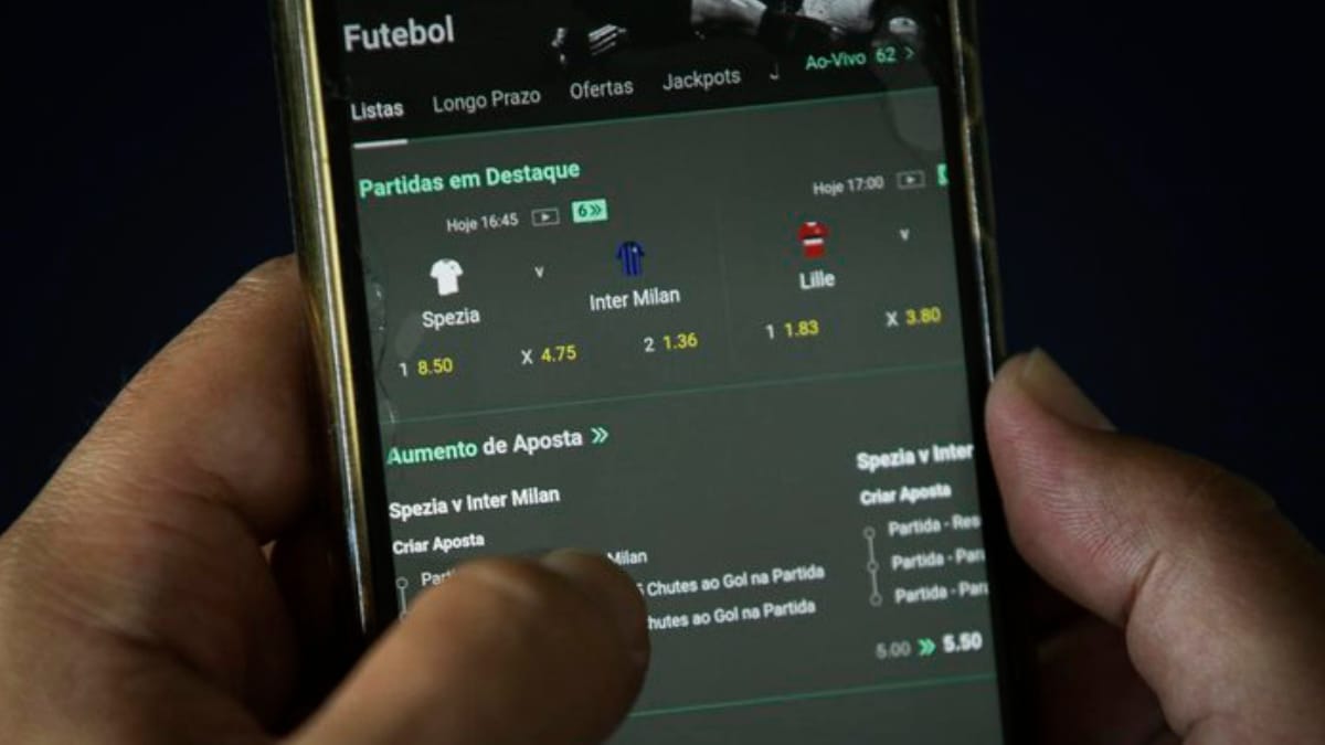 Clubes de futebol buscam diversificar receitas para reduzir a dependência de um único segmento de patrocinadores (Foto: Mateus Bruxel/ Agencia RBS)