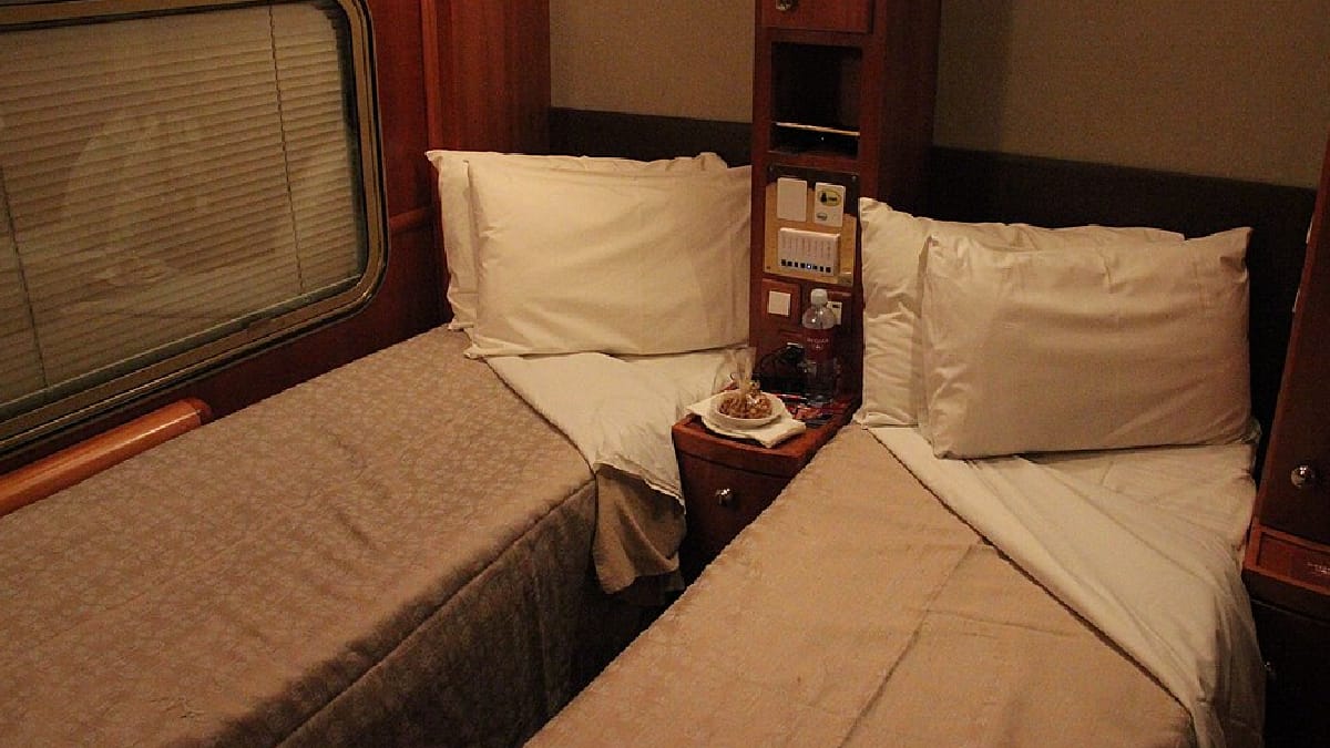 Cabines do Ghan oferecem conforto aos passageiros durante a longa travessia do interior da Austrália (Foto: Tips For Travellers/ Wikimedia Commons)