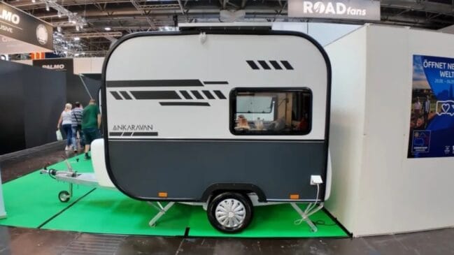 Trailer Micro 240 (Foto_ Reprodução YouTube_German Television) (5)