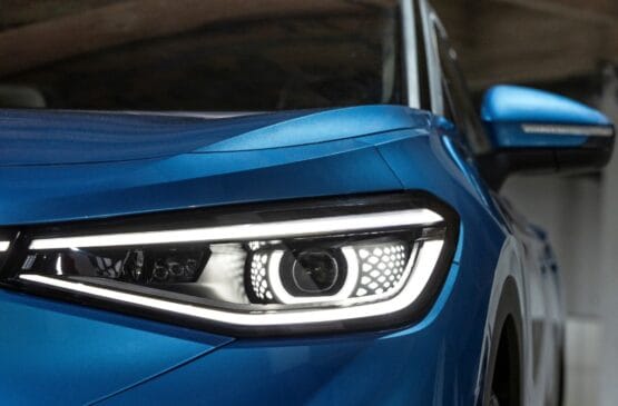 Abrindo a estratégia de eletrificação da marca, VW ID.4 combina DNA alemão, amplo espaço interno, mais desempenho e lista extensa de itens de tecnologia e iluminação / Divulgação