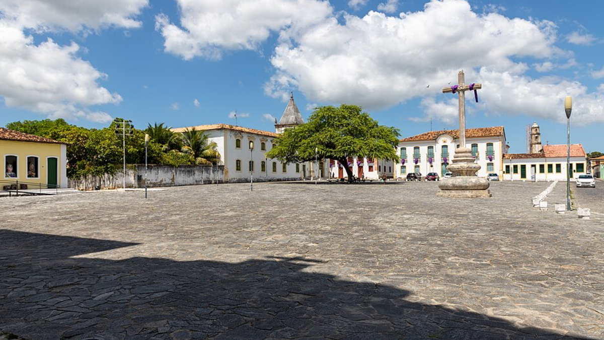 Praça São Francisco concentra parte do patrimônio colonial que levou São Cristóvão à lista de Patrimônios Mundiais da Unesco. (Foto: Paul R. Burley / Wikimedia Commons)