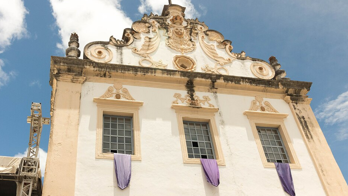 Conjunto do Carmo integra o roteiro religioso de São Cristóvão e guarda parte da trajetória inicial de Santa Dulce dos Pobres (Foto: Paul R. Burley / Wikimedia Commons)