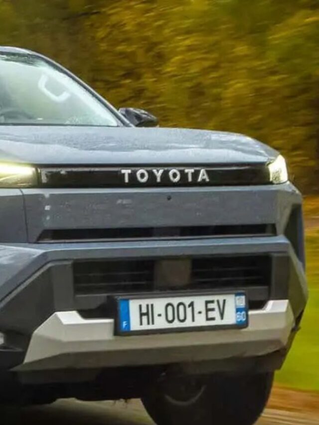 Nova Toyota Hilux tem estreia confirmada para o início de 2027 com visual agressivo e opção 100% elétrica
