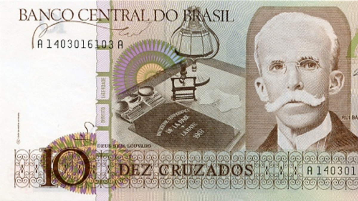 Dez cruzados (1986): nota com Rui Barbosa possui variante avaliada em até R$ 1.420. (Foto: Casa da Moeda do Brasil / Wikimedia Commons)
