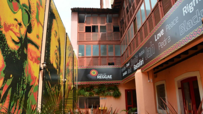Entre casarões coloniais e ruas de pedra, São Luís construiu uma relação tão forte com o reggae que lhe rendeu essa notória alcunha (Foto: Reprodução / Artigo / Matheus Andrade Marques / Geopauta)