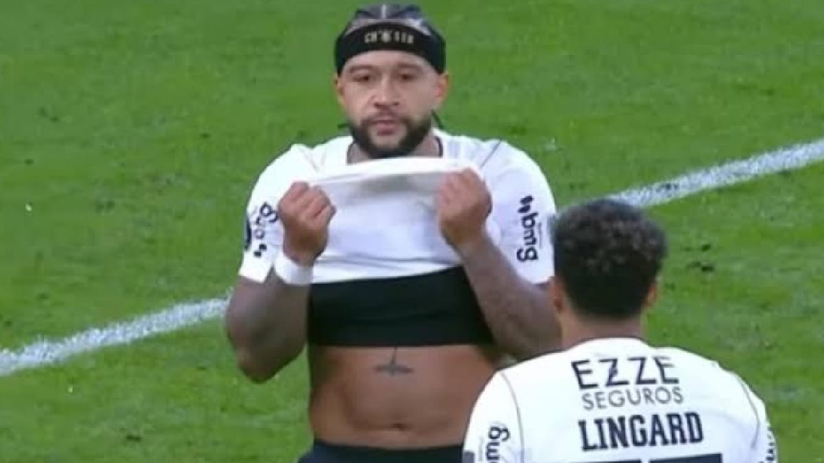 Memphis perde pênalti pelo Corinthians