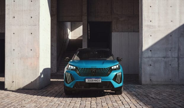 Peugeot 2008 GT MHEV / Divulgação