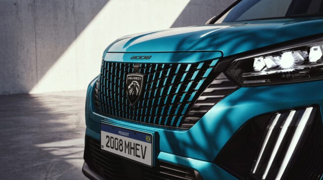 Peugeot 2008 GT MHEV / Divulgação