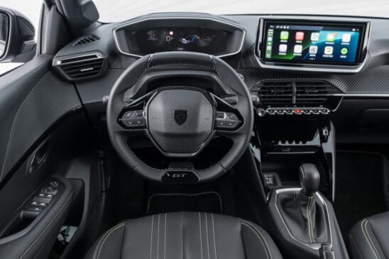 Peugeot 208 GT MHEV / Divulgação