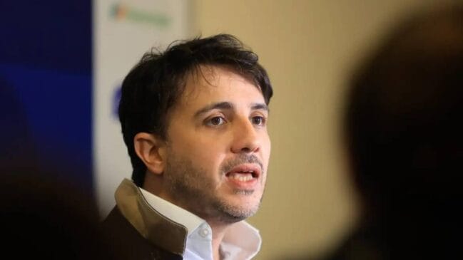 O documento prevê substituir o Bolsa Família pelas chamadas “Frentes Cidadãs”, com trabalho remunerado em atividades comunitárias.