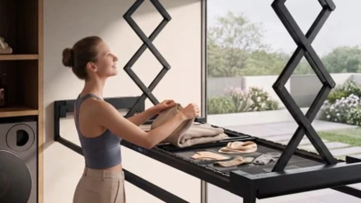 Secador inteligente da Xiaomi pode baixar e elevar o varal automaticamente, além de auxiliar na secagem das roupas (Reprodução: Xiaomi)