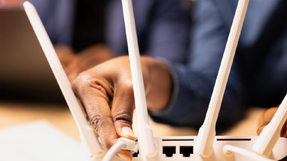 Estudo de pesquisadores mostra como refletores metálicos podem alterar a cobertura do Wi-Fi em ambientes domésticos (Foto: DC Studio/ Pexels)
