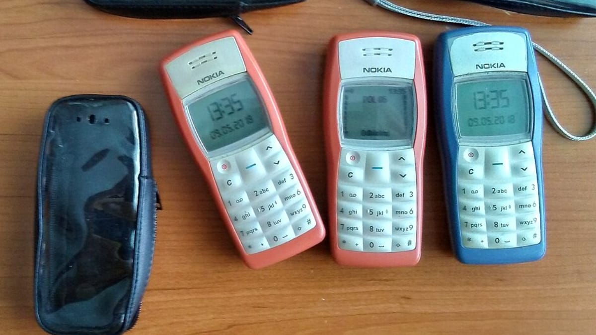 O Nokia 1100 marcou a era dos celulares básicos e retorna ao radar com a valorização da tecnologia retrô (Foto: Wikimedia Commons)