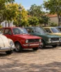 As lembranças dos carros de pais e avós viraram uma coleção de nove veículos que ele agora também leva para encontros ao lado da esposa e da filha