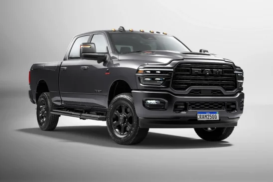 Ram 2500 Laramie Night Edition / Divulgação