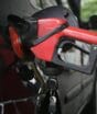 Alerta aos motoristas: conheça 5 truques comuns nos postos de combustíveis que podem danificar seu carro e causar prejuízos no abastecimento