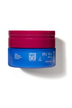Creme Hidratante Desodorante Corporal Egeo Dolce Illusion 250 g - Preço sugerido: R$ 74,90
Para uma rotina completa de cuidados, o Creme Hidratante Desodorante Corporal Egeo Dolce Illusion traz toda a cremosidade gourmand da fragrância em uma textura macia, indulgente e envolvente. Com rápida absorção e toque acetinado, o creme hidrata intensamentea pele enquanto deixa um rastro doce, vibrante e moderno, combinando o calor do marshmallow s’mores com o frescor irresistível do sorbet de groselha.
Foto: Divulgação