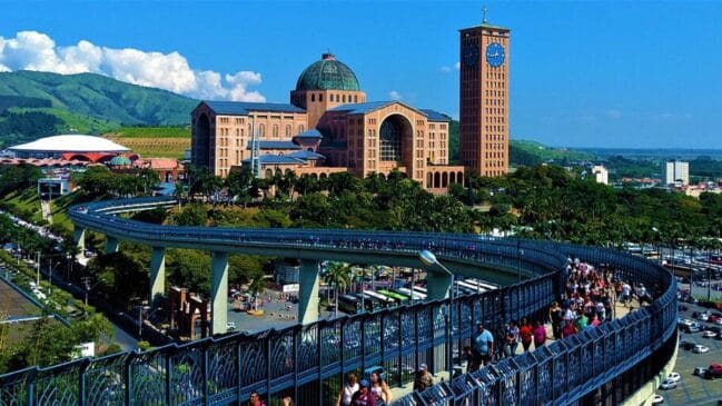Basílica de Nossa Senhora Aparecida (Foto_ Alex costa Maciel_Wikimedia Commons) (1)