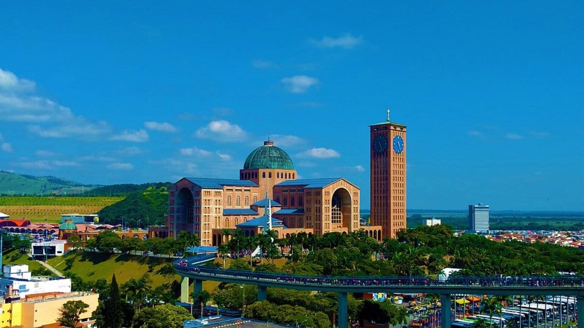 Basílica de Nossa Senhora Aparecida (Foto_ Alex costa Maciel_Wikimedia Commons)