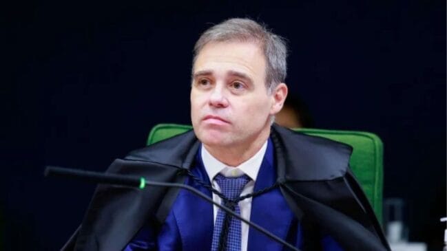 Mendonça cobra Fachin por decisão sobre investigações do Banco Master e fraudes no INSS