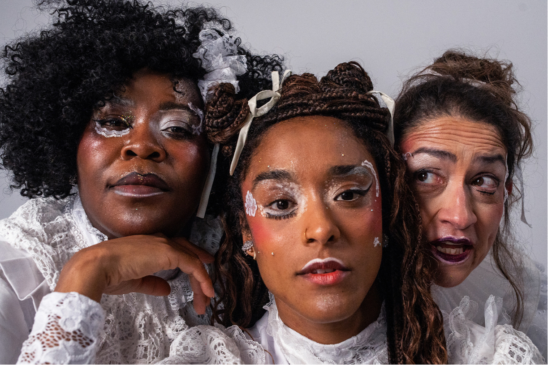 'Epifania', novo musical de Vitor Rocha, estreia em outubro e aborda criatividade, hiperconexão, FOMO e a pressão por validação. Foto: André Leão