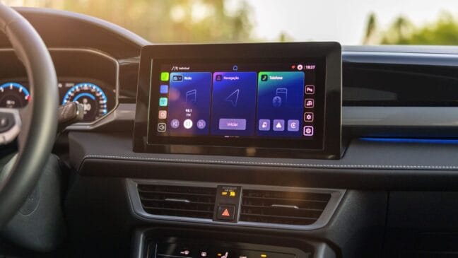 inâmica de condução: equipado com suspensão traseira independente multilink e pacote de segurança ativa (ADAS) com ACC e Travel Assist, o Taos entrega estabilidade exemplar e rodagem firme / Divulgação
