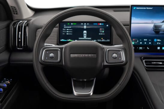 JETOUR S08 estreia no Brasil com sete lugares, foco em flexibilidade de espaço e conforto / Divulgação