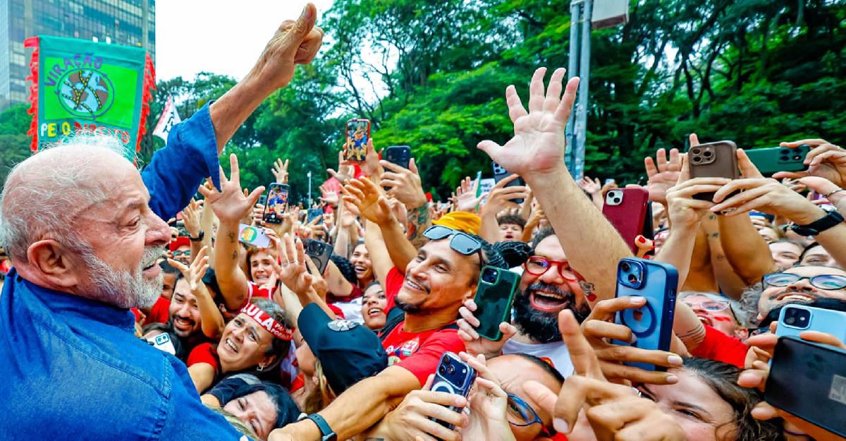 Presidente da República, Luiz Inácio Lula da Silva, durante ato ”Lula em São Paulo, O Brasil Pronto Pra Mais” na Avenida Paulista, em São Paulo / Ricardo Stuckert
