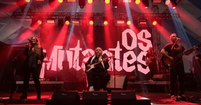 Os Mutantes se tornaram referência pela mistura de rock, psicodelia e elementos da música brasileira / Divulgação