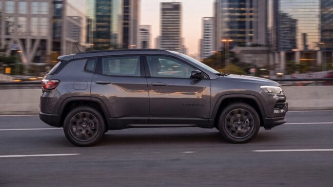 Conectividade e segurança avançada: O SUV mantém o painel digital de 10,25" integrado à multimídia de 10,1" e um completo pacote ADAS de nível 2 com assistentes de condução / Divulgação