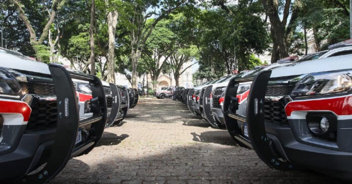 Mãe foi presa após deixar filho trancado em casa por quase 15 horas / Divulgação/PMSP
